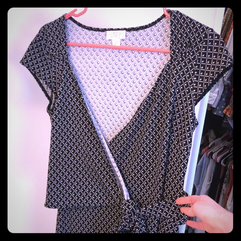 Professional geometric dress with adjustable waist